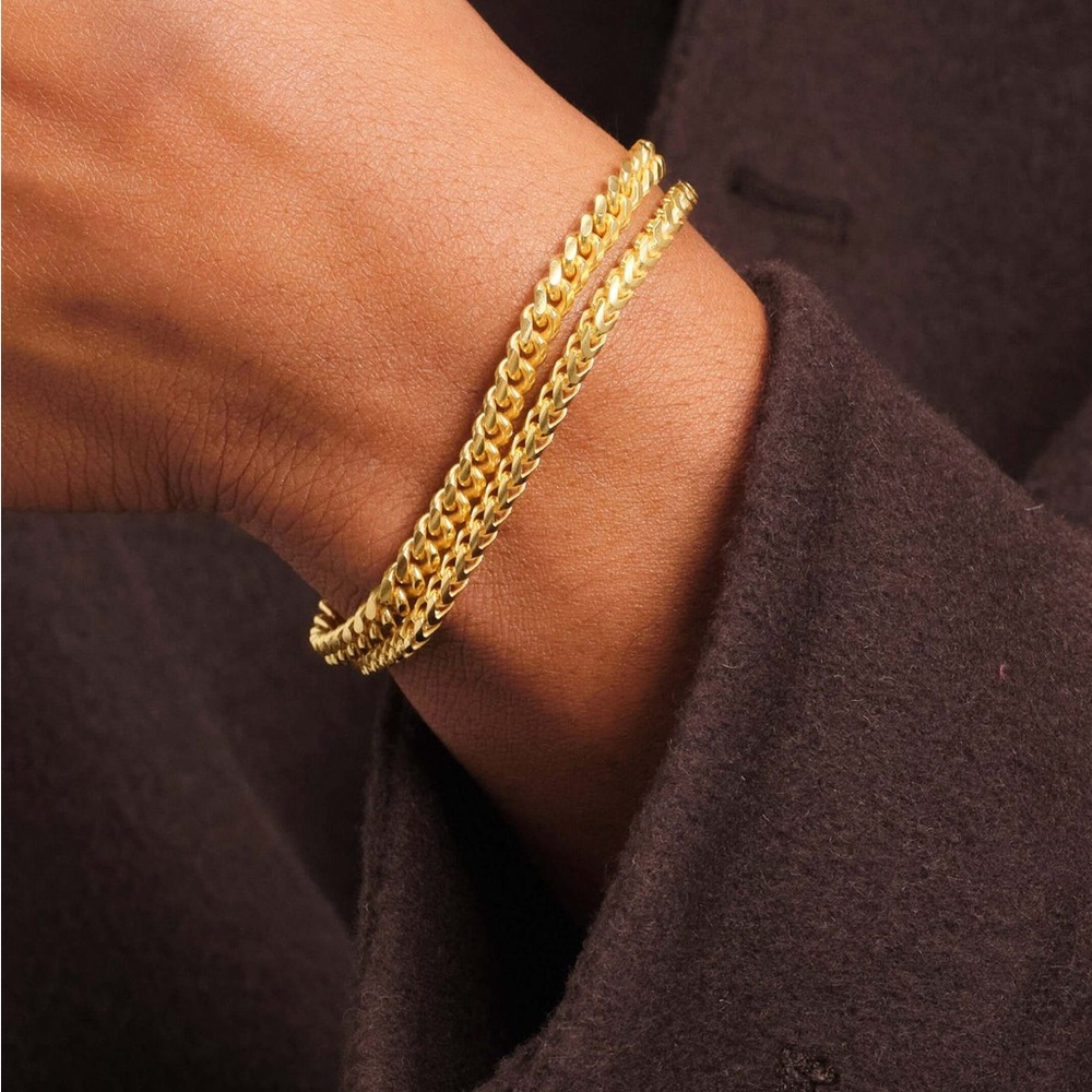 Jaxxon Sterling Silver Curb Chain Bracelet in Gold (8") - Picture 5 of 8